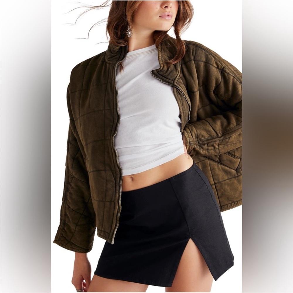 Free People We the Free Dolman Sleeve
Quilted Jacket Mint Condition